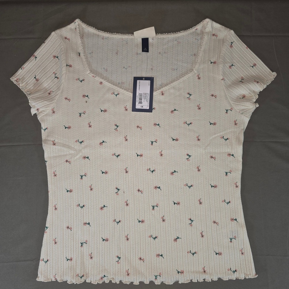 Universal Thread Womens 1X Floral Pointelle Sweetheart Lace Trim Top Cream NWT